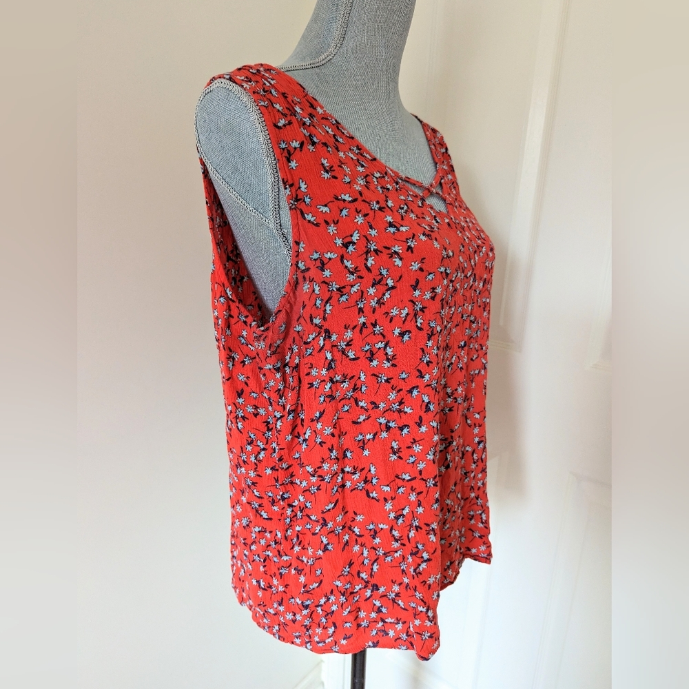 [A.N.A.] Floral Blouse Tank Neck Detail- LG - Picture 2 of 4